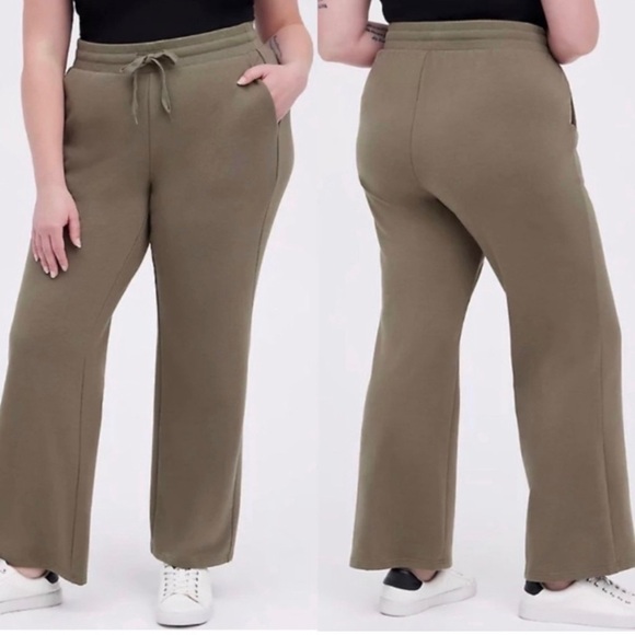 torrid Pants - NWT TORRID Olive Green Cozy Fleece Flare Sweat Pants Size 0/Large